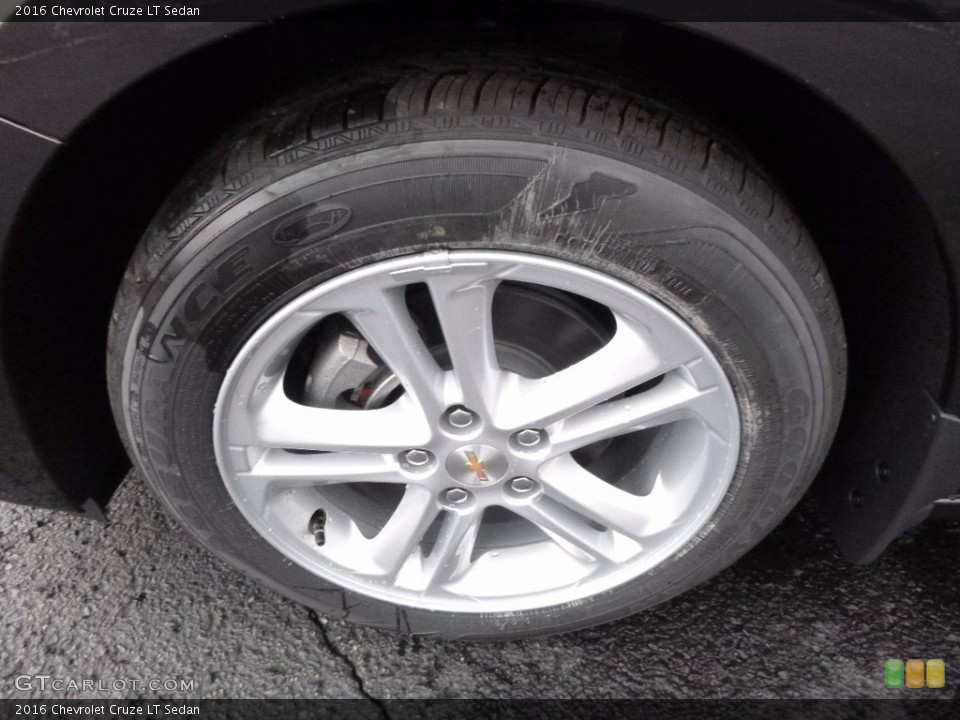 2016 Chevrolet Cruze LT Sedan Wheel and Tire Photo #111839033