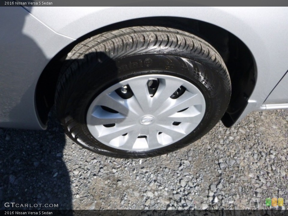 2016 Nissan Versa S Sedan Wheel and Tire Photo #111938568