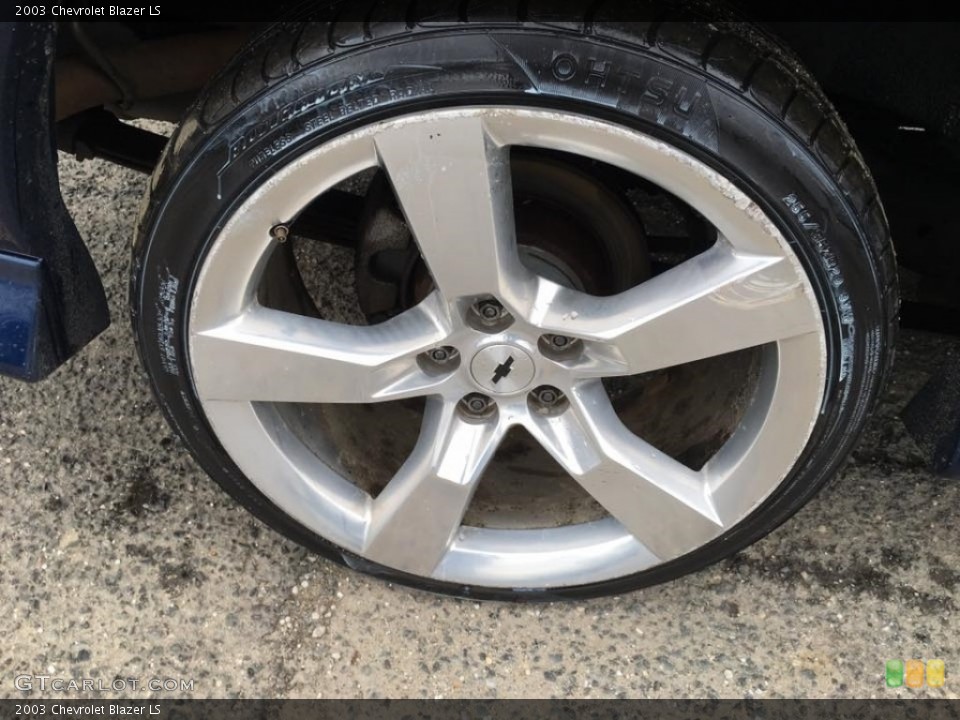 2003 Chevrolet Blazer LS Wheel and Tire Photo #112506517