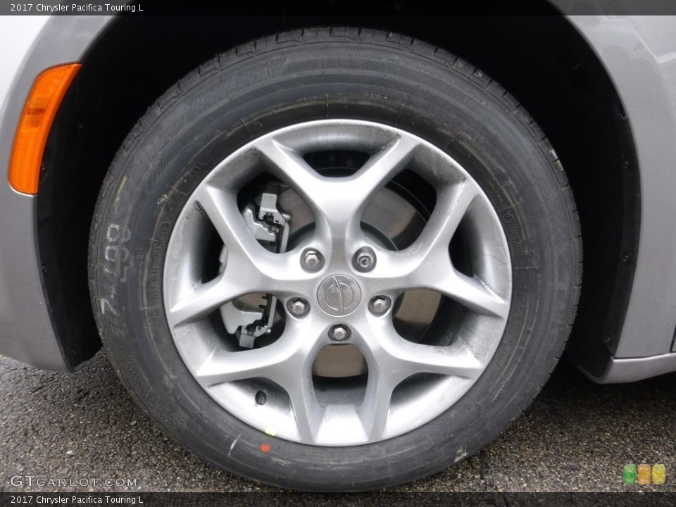 2017 Chrysler Pacifica Touring L Wheel and Tire Photo #112844213