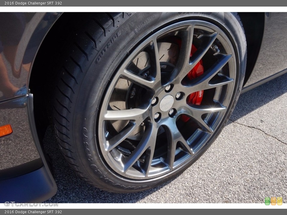2016 Dodge Challenger SRT 392 Wheel and Tire Photo #114257783