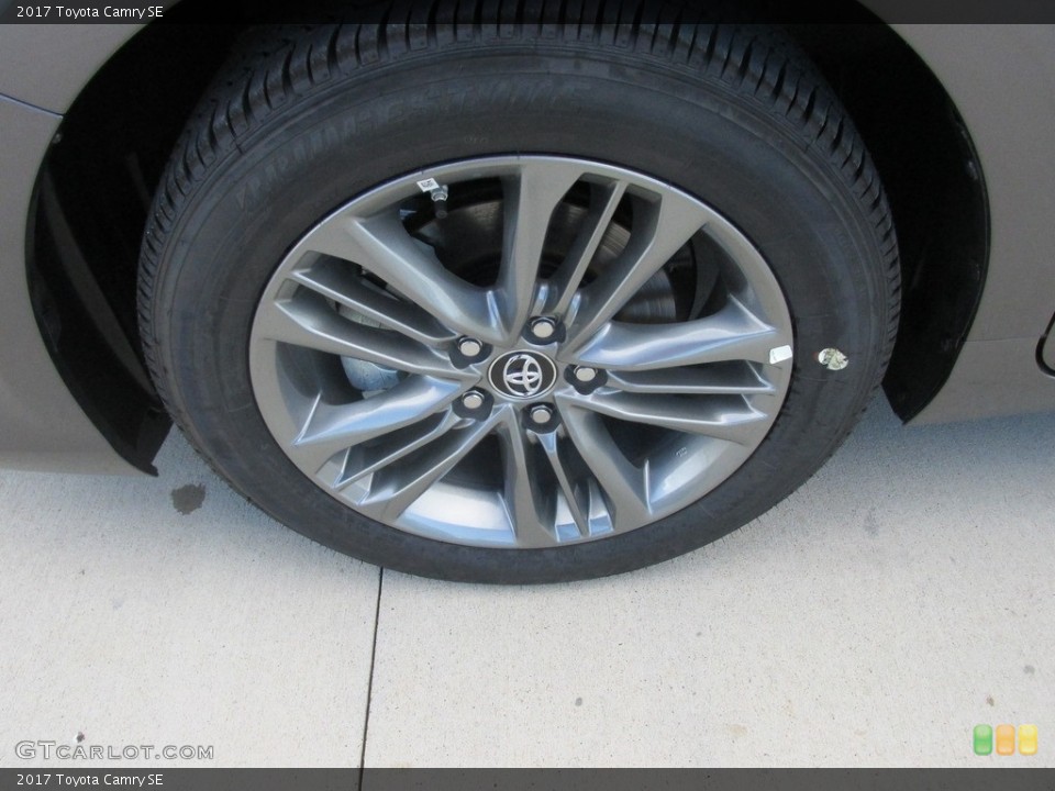 2017 Toyota Camry SE Wheel and Tire Photo #114509628