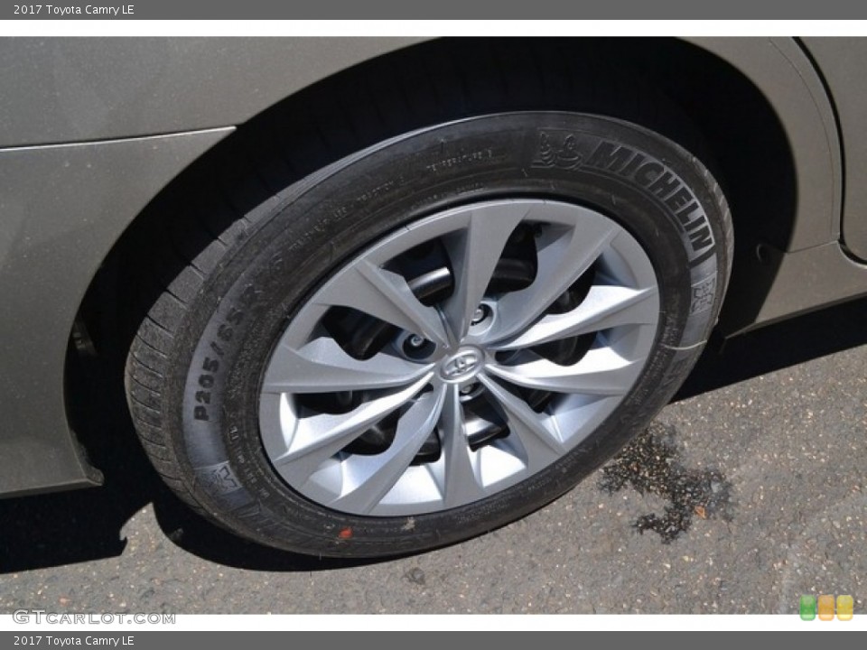 2017 Toyota Camry LE Wheel and Tire Photo #114522882