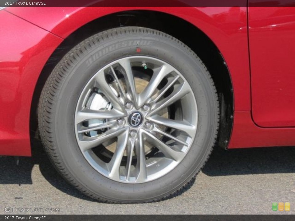 2017 Toyota Camry SE Wheel and Tire Photo #114807991