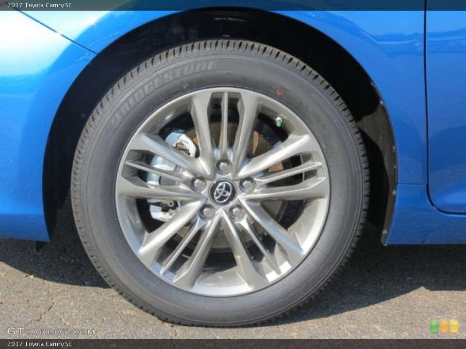 2017 Toyota Camry SE Wheel and Tire Photo #114809485