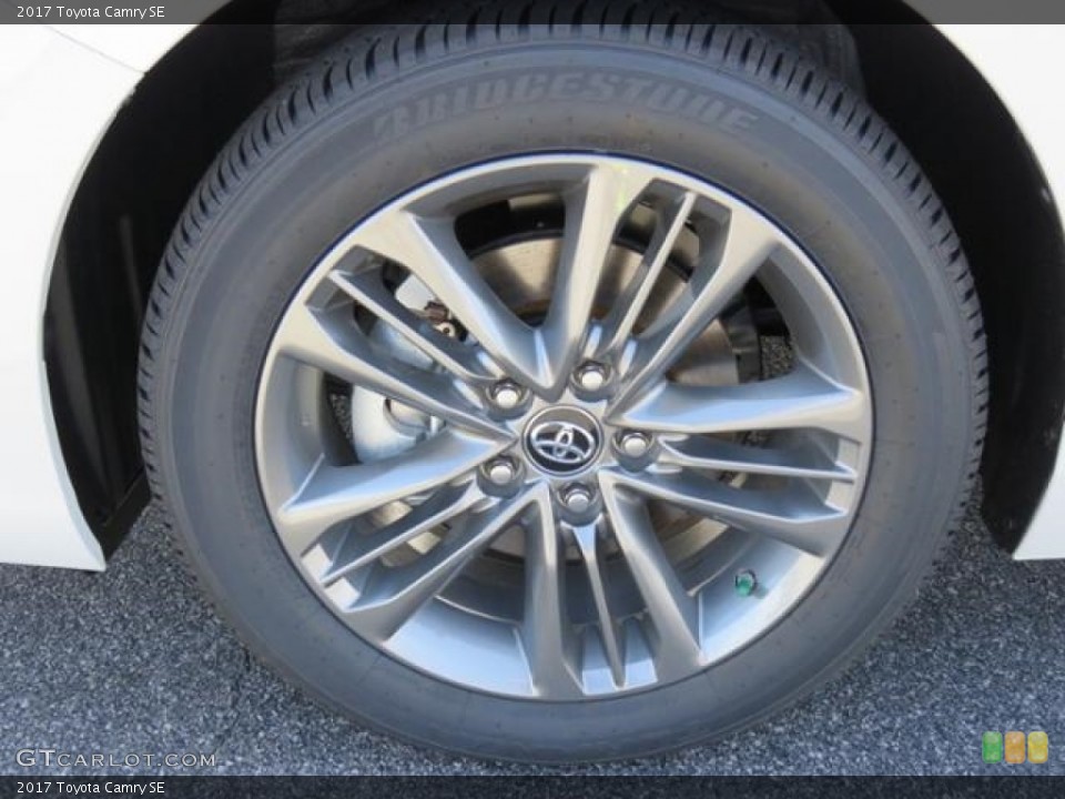 2017 Toyota Camry SE Wheel and Tire Photo #114810665