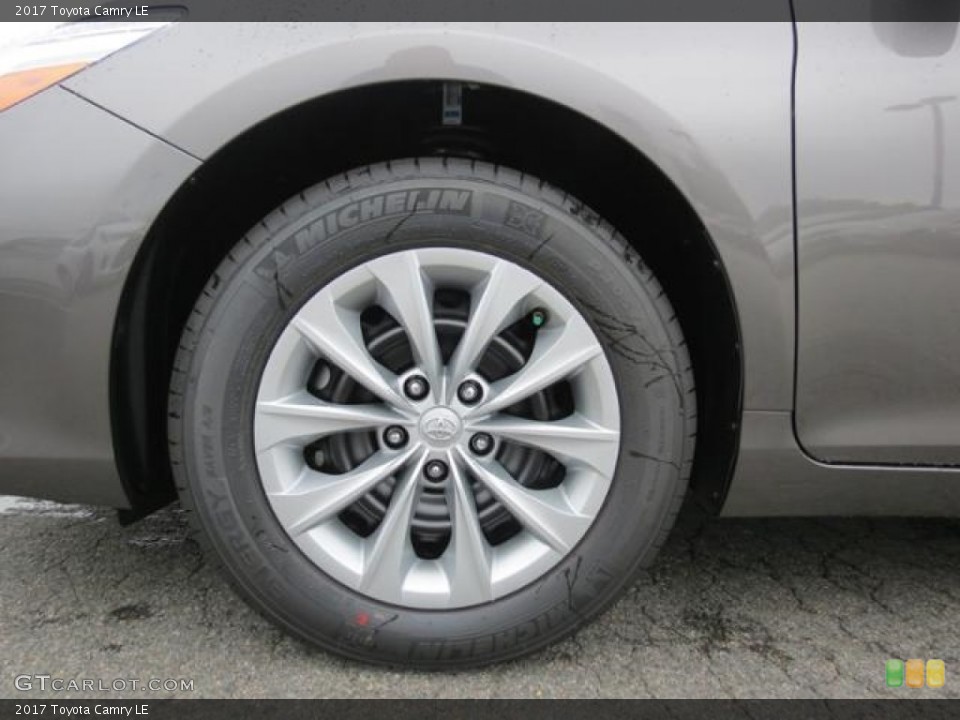 2017 Toyota Camry LE Wheel and Tire Photo #114899974