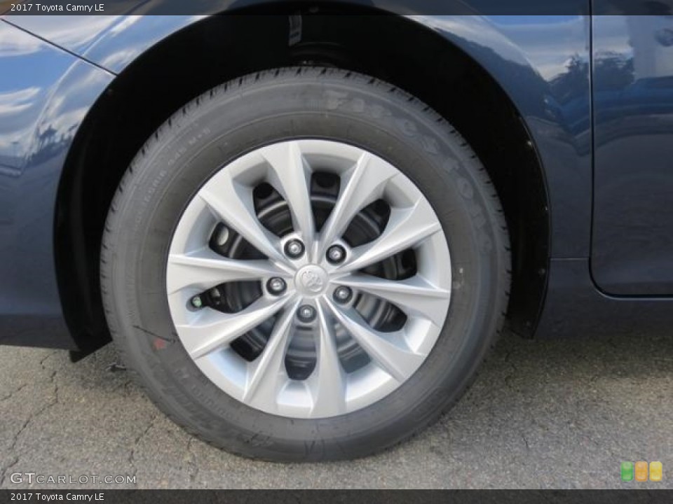 2017 Toyota Camry LE Wheel and Tire Photo #114996064