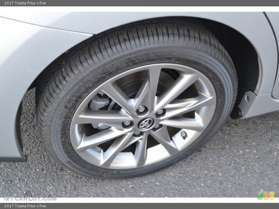 2017 Toyota Prius v Five Wheel and Tire Photo #115098946
