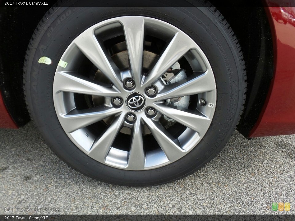 2017 Toyota Camry XLE Wheel and Tire Photo #115143764