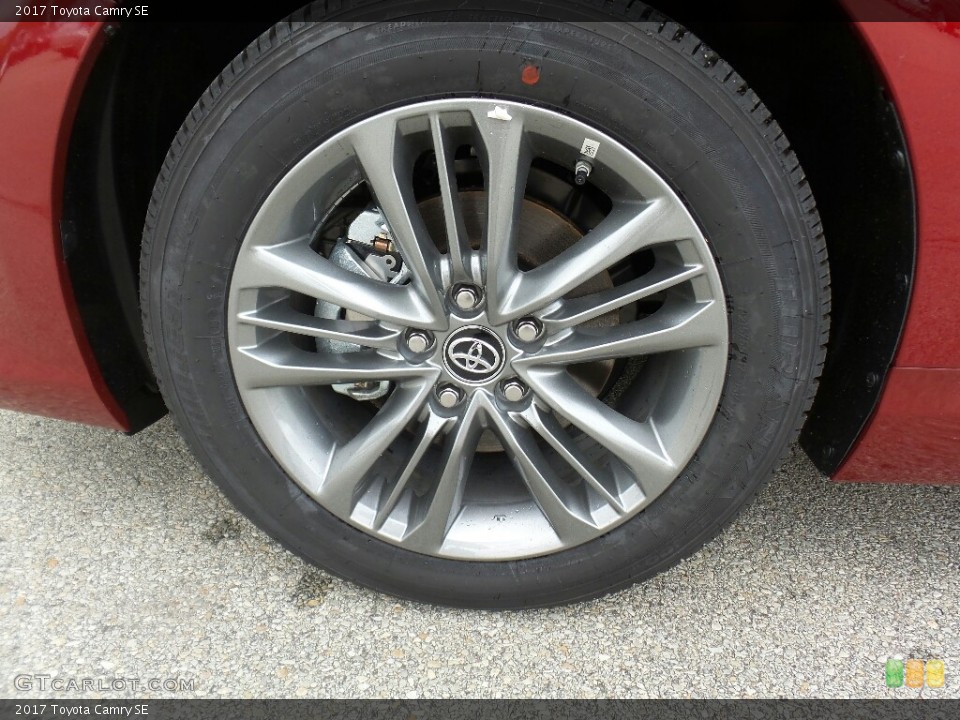 2017 Toyota Camry SE Wheel and Tire Photo #115147193