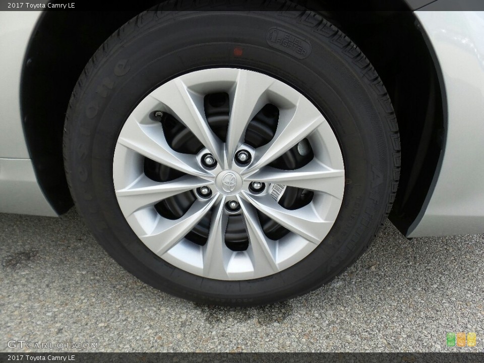 2017 Toyota Camry LE Wheel and Tire Photo #115176280