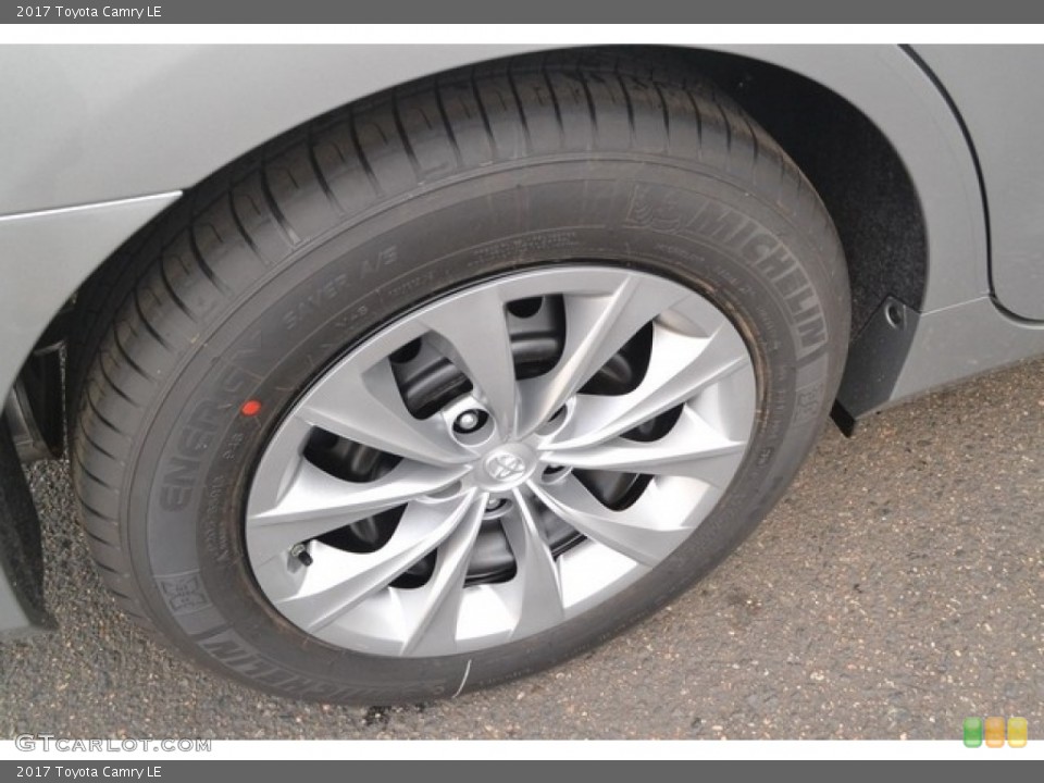2017 Toyota Camry LE Wheel and Tire Photo #115236111