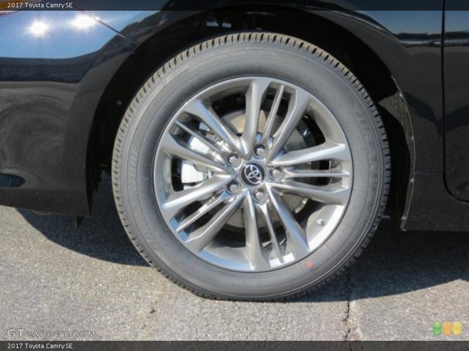 2017 Toyota Camry SE Wheel and Tire Photo #115432767