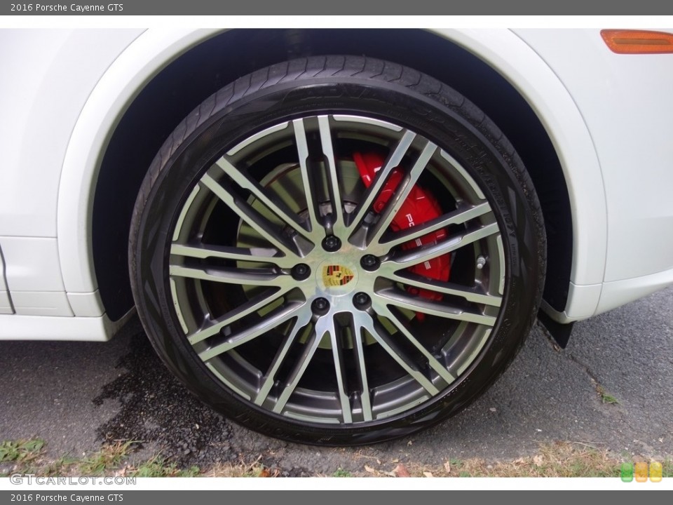 2016 Porsche Cayenne GTS Wheel and Tire Photo #115490401