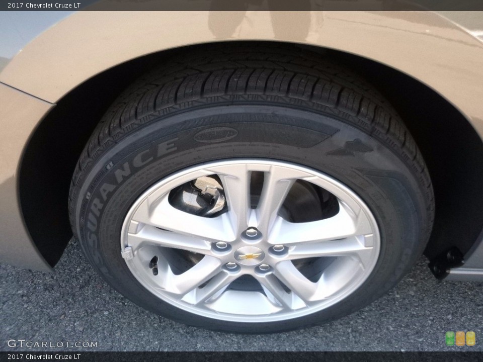 2017 Chevrolet Cruze LT Wheel and Tire Photo #115914131