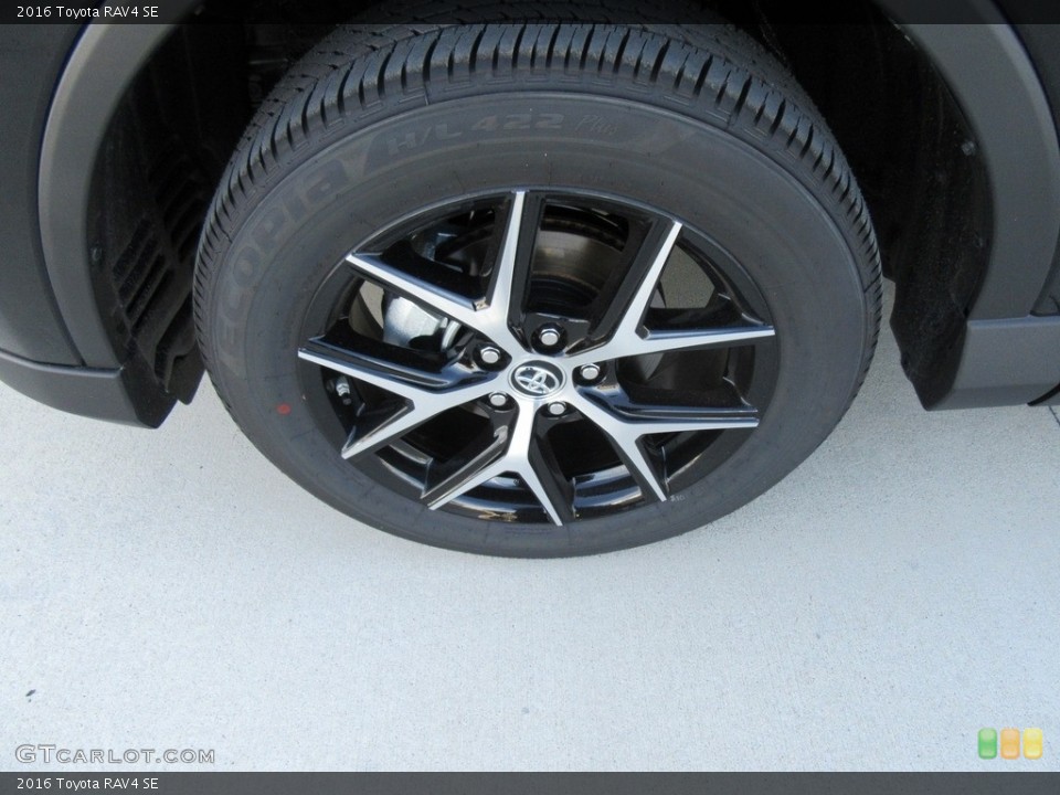 2016 Toyota RAV4 SE Wheel and Tire Photo #115989323