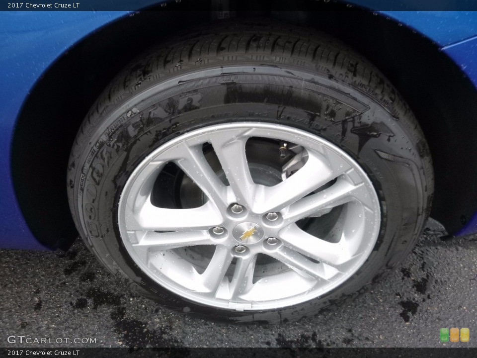 2017 Chevrolet Cruze LT Wheel and Tire Photo #115990181