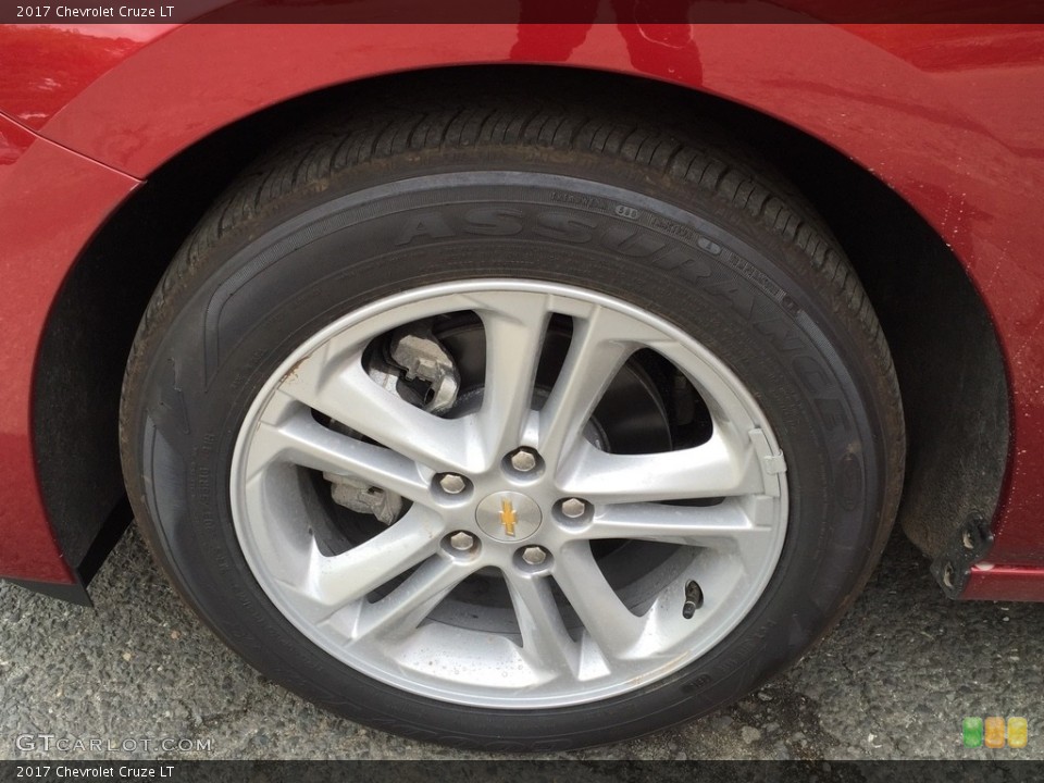 2017 Chevrolet Cruze LT Wheel and Tire Photo #116038596