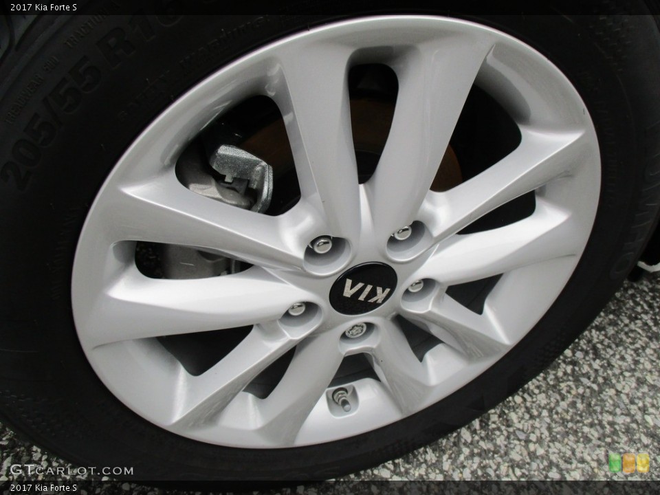 2017 Kia Forte S Wheel and Tire Photo #116144387