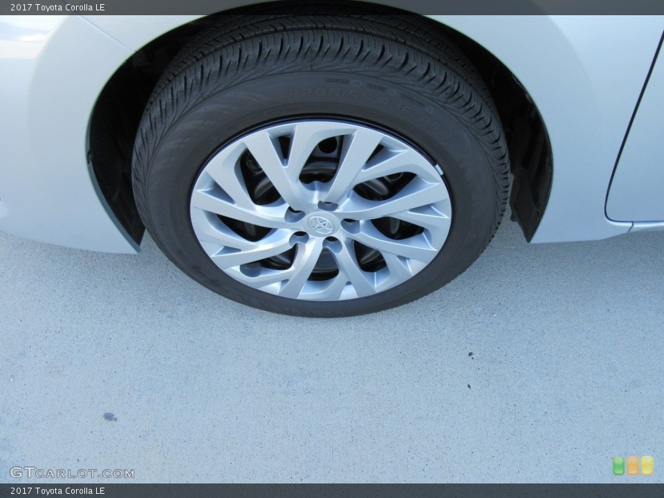 2017 Toyota Corolla LE Wheel and Tire Photo #116279076