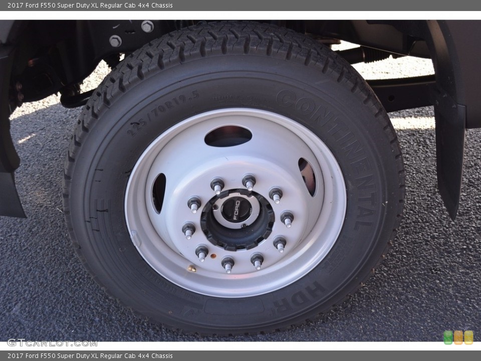 2017 Ford F550 Super Duty XL Regular Cab 4x4 Chassis Wheel and Tire Photo #116354672