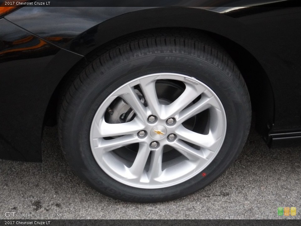 2017 Chevrolet Cruze LT Wheel and Tire Photo #116955769