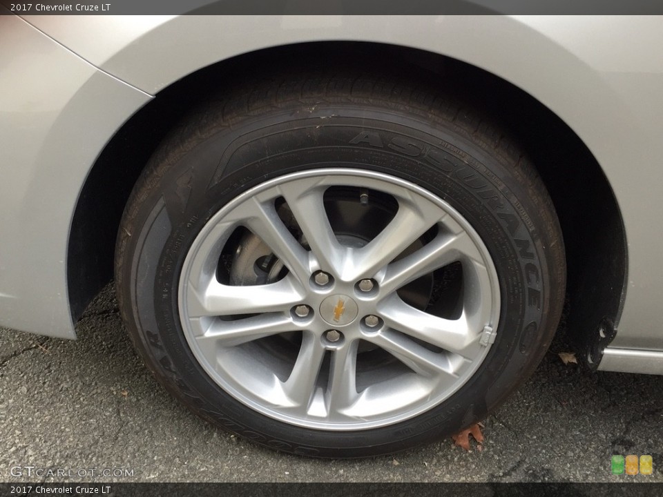 2017 Chevrolet Cruze LT Wheel and Tire Photo #116964403