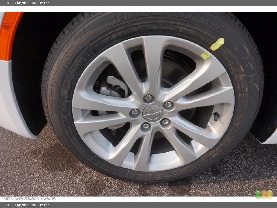 2017 Chrysler 200 Limited Wheel and Tire Photo #116997902
