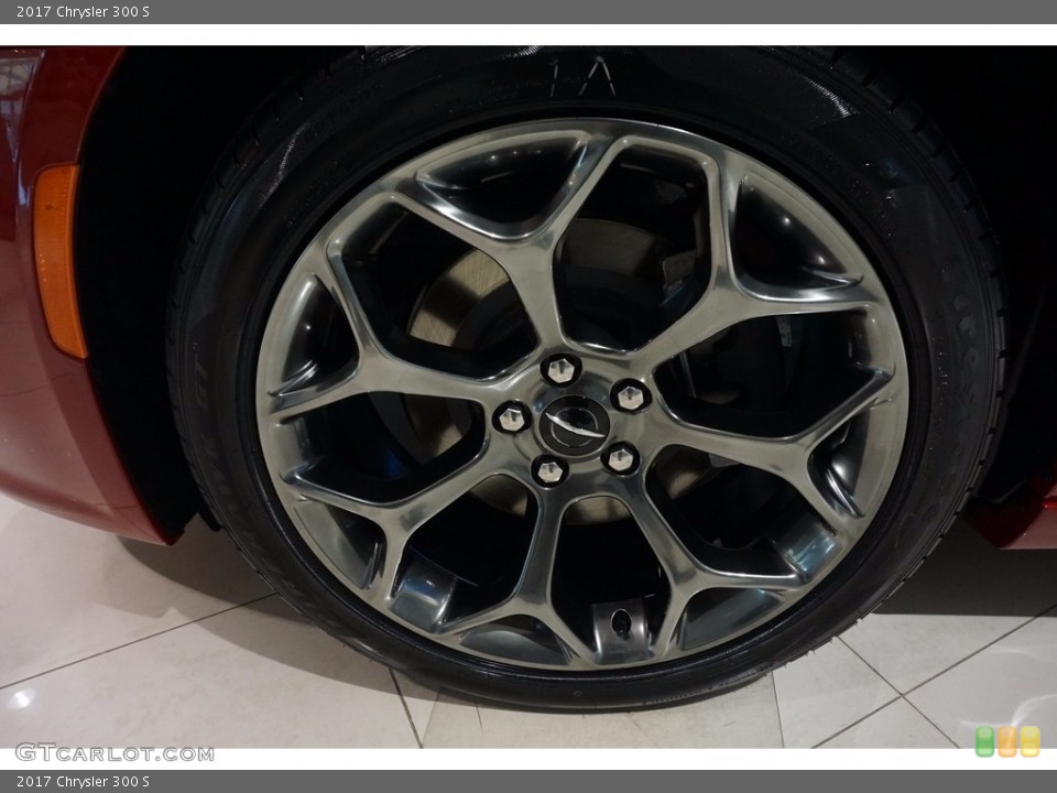 2017 Chrysler 300 S Wheel and Tire Photo #117375676