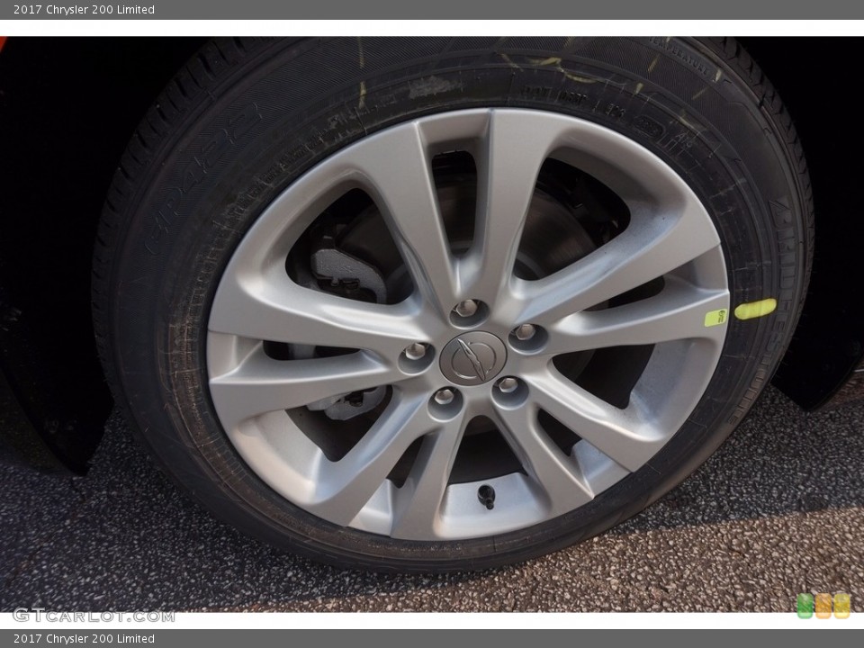 2017 Chrysler 200 Limited Wheel and Tire Photo #117376360