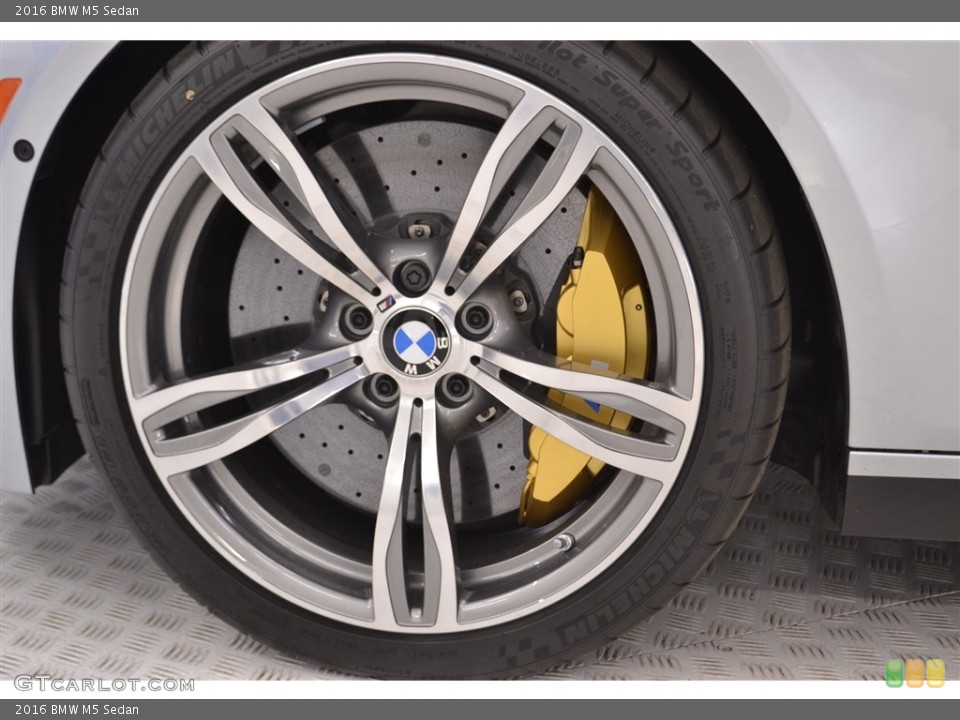 2016 BMW M5 Wheels and Tires