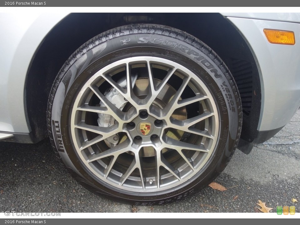 2016 Porsche Macan Wheels and Tires