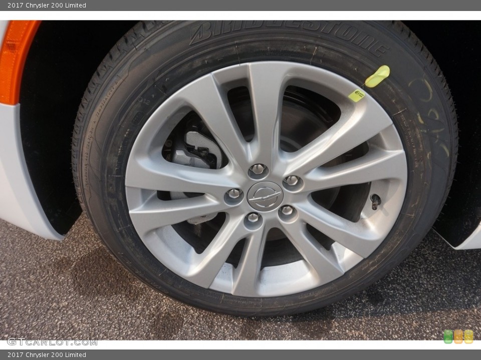 2017 Chrysler 200 Limited Wheel and Tire Photo #117640848