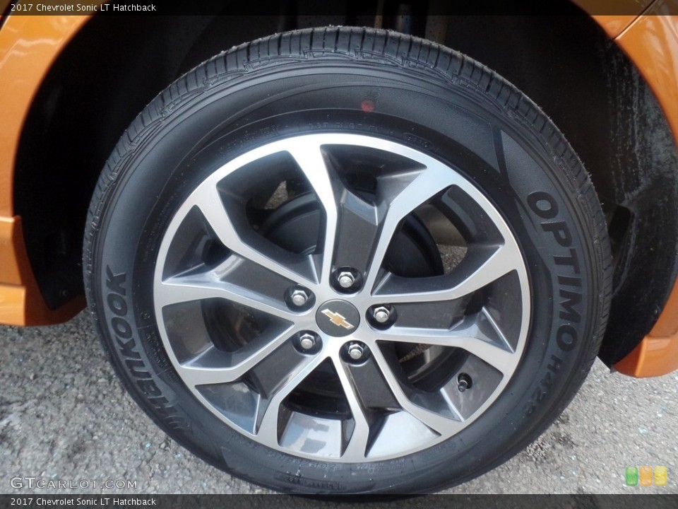 2017 Chevrolet Sonic LT Hatchback Wheel and Tire Photo #117675522