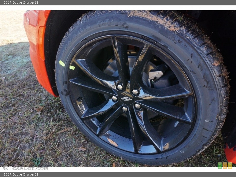 2017 Dodge Charger SE Wheel and Tire Photo #117684543