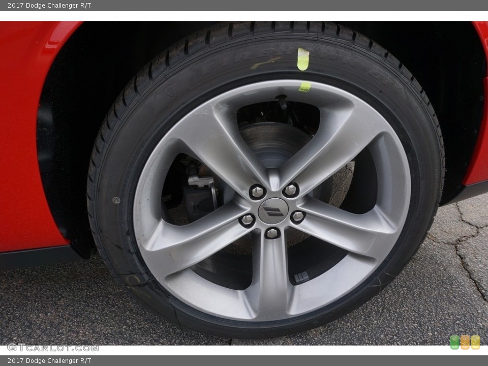 2017 Dodge Challenger R/T Wheel and Tire Photo #117944747