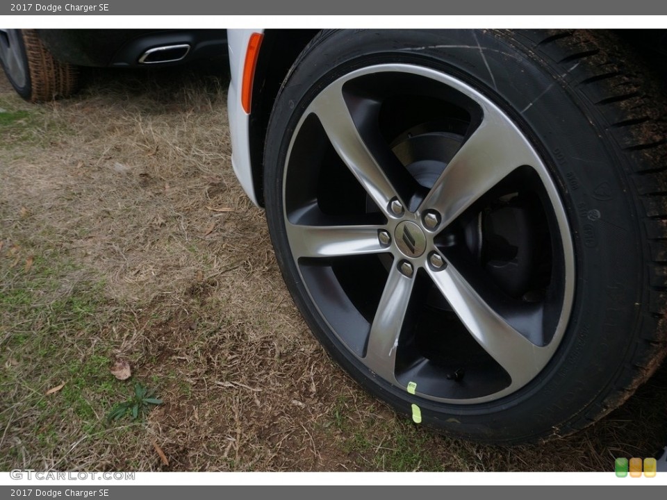 2017 Dodge Charger SE Wheel and Tire Photo #118076778