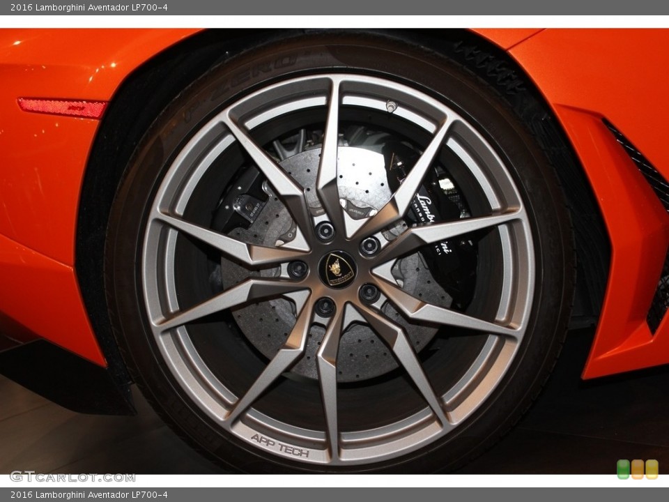 2016 Lamborghini Aventador Wheels and Tires