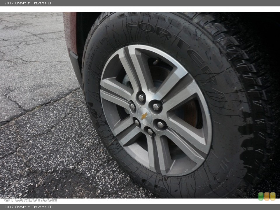 2017 Chevrolet Traverse LT Wheel and Tire Photo #118497213