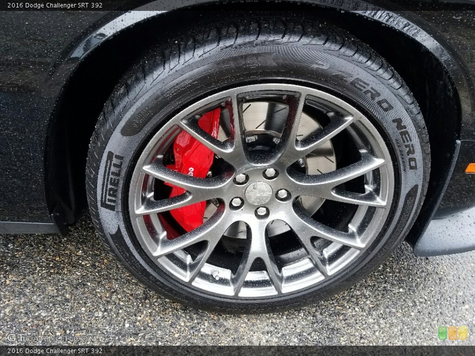 2016 Dodge Challenger SRT 392 Wheel and Tire Photo #118549033