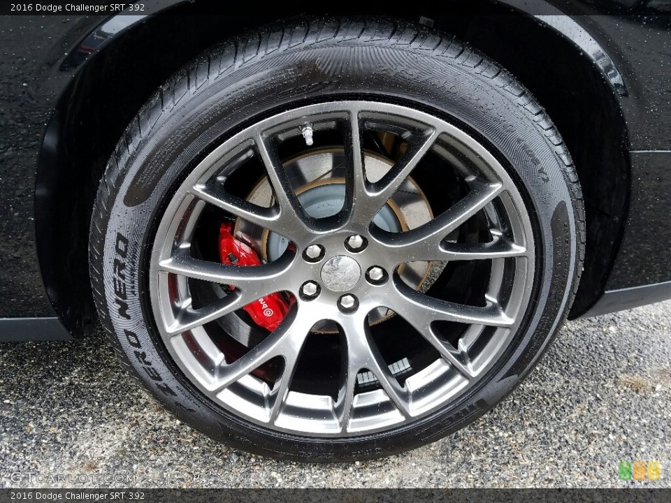 2016 Dodge Challenger SRT 392 Wheel and Tire Photo #118549236