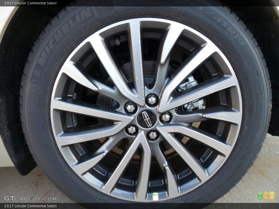 2017 Lincoln Continental Select Wheel and Tire Photo #118686563