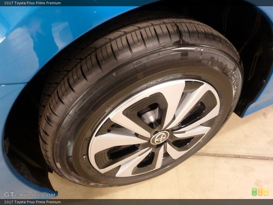 2017 Toyota Prius Prime Premium Wheel and Tire Photo #119205526