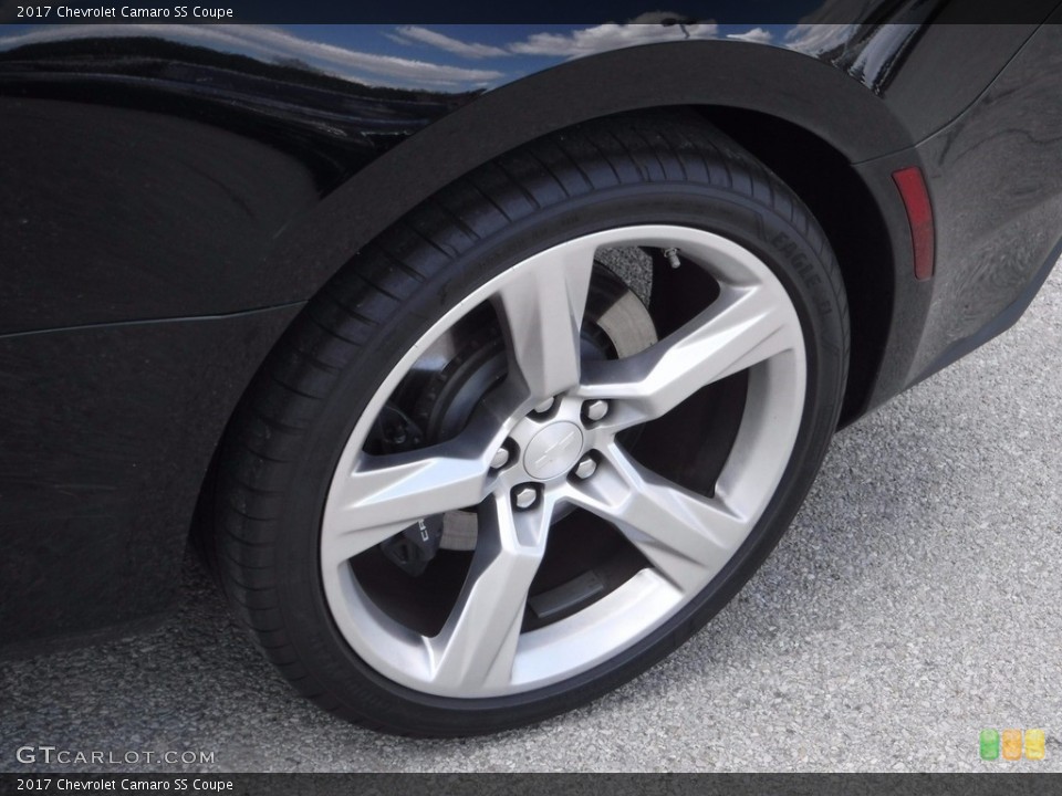 2017 Chevrolet Camaro SS Coupe Wheel and Tire Photo #120336502