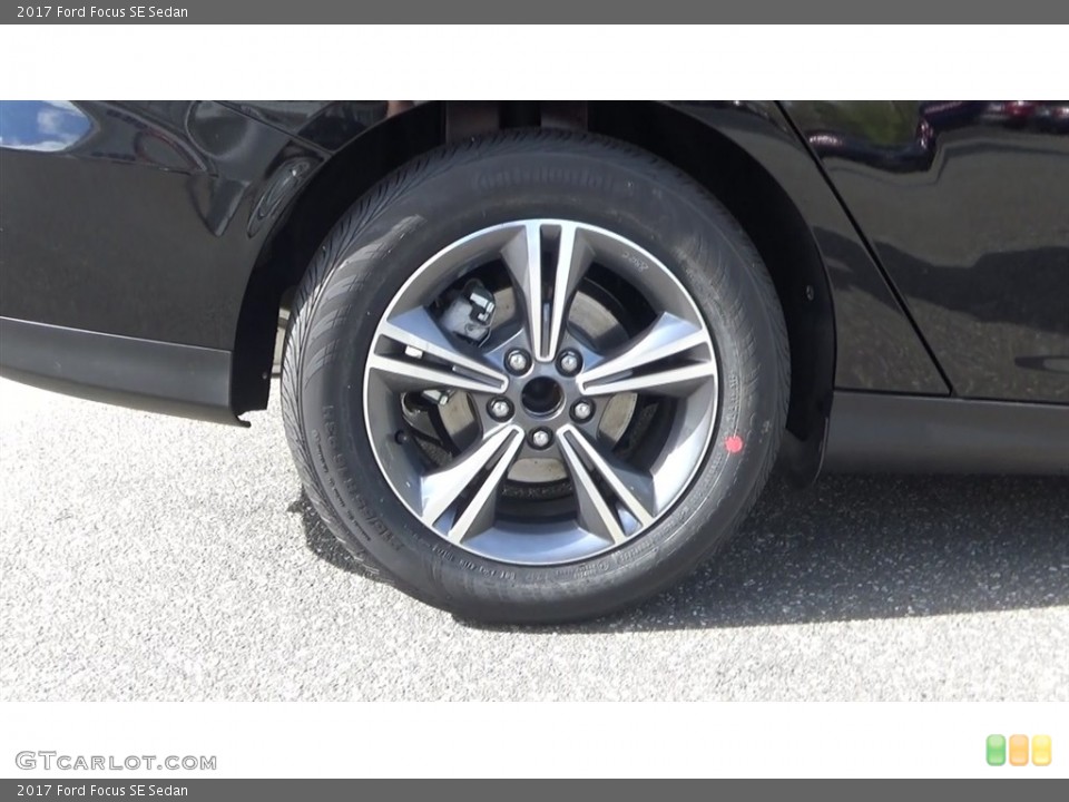 2017 Ford Focus SE Sedan Wheel and Tire Photo #120459782