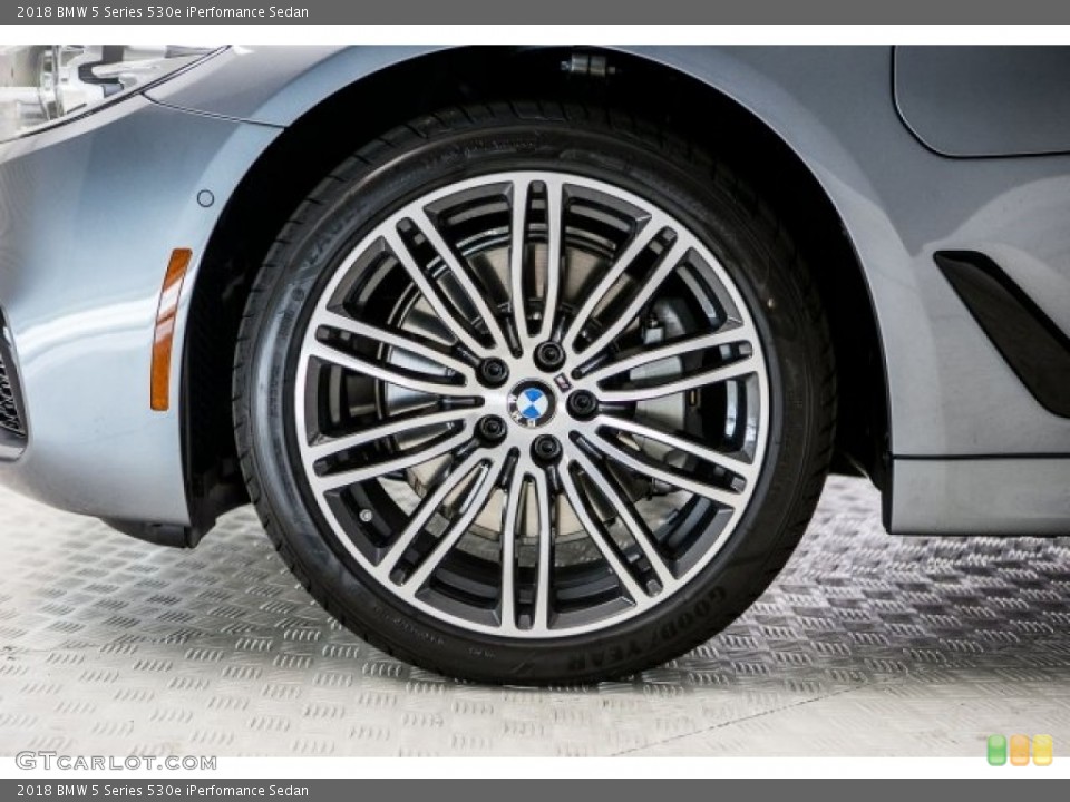 2018 BMW 5 Series 530e iPerfomance Sedan Wheel and Tire Photo #121576272