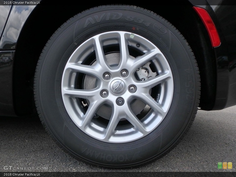 2018 Chrysler Pacifica LX Wheel and Tire Photo #122633911