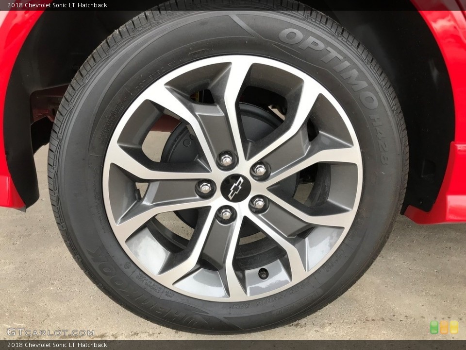 2018 Chevrolet Sonic LT Hatchback Wheel and Tire Photo #123740711