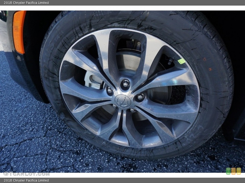 2018 Chrysler Pacifica Limited Wheel and Tire Photo #124816899